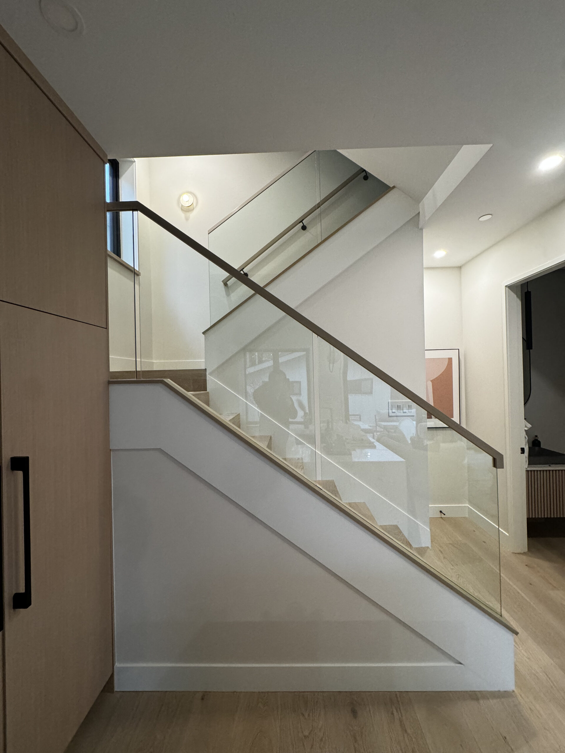 baseshoe glass railing